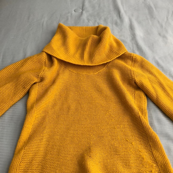 Sweater - Picture 2 of 6